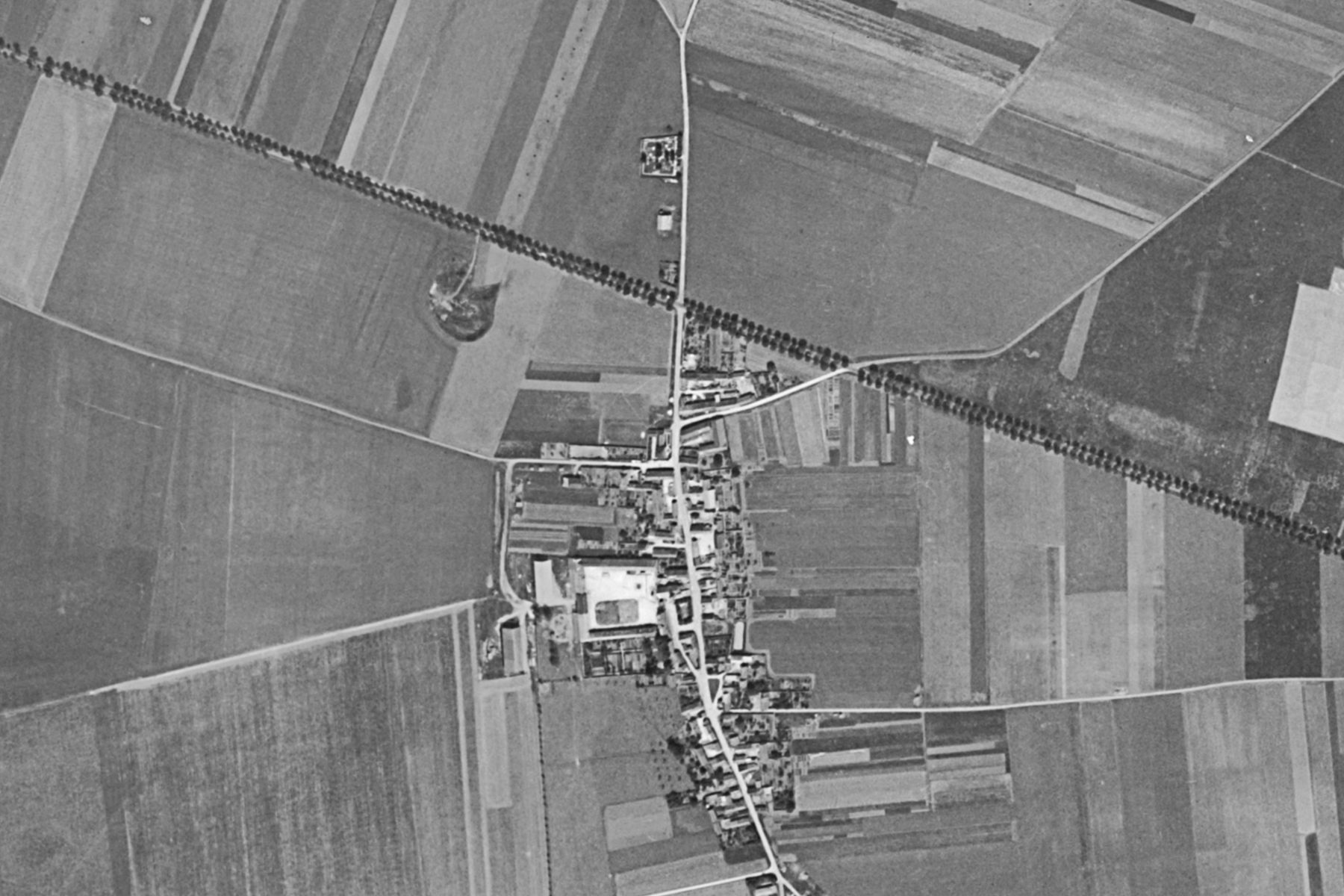 Le bourg d’Allainville vers 1950